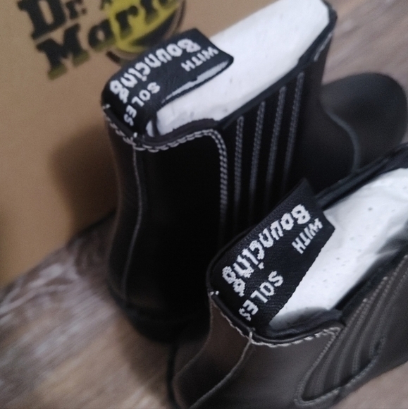 Dr. Martens Rometty CS Atlas Chelsea Bootie Contrast Stitch - Picture 5 of 8